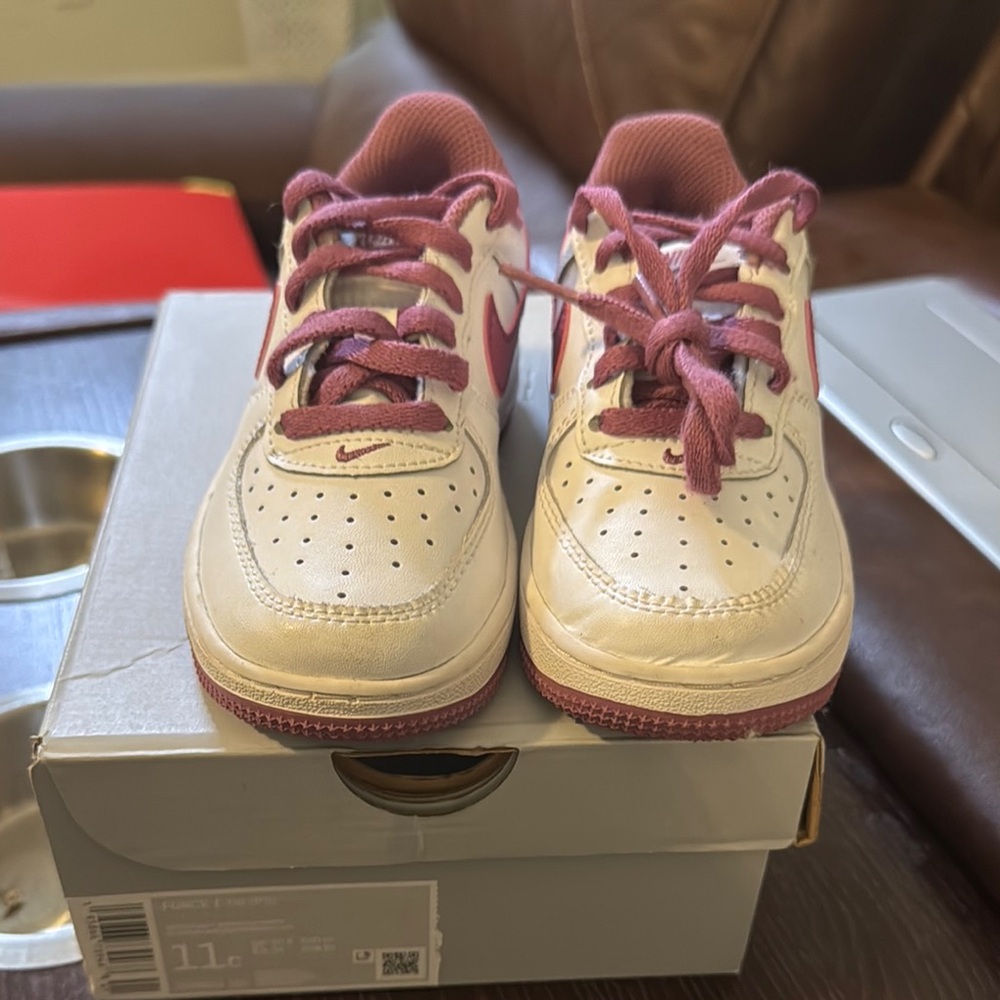 Nike Kids' Sneakers - White and Maroon